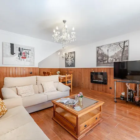 Vb Anemona 3br Townhouse Apartment *